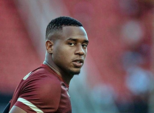 Dudu busca terapia e ganha espaço no Vitória