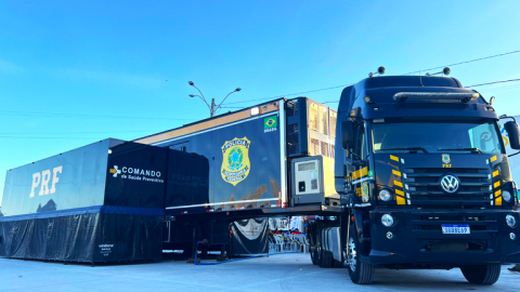 Carreta da PRF oferece serviços gratuitos em Serrinha, Santo Estevão e mais dois municípios