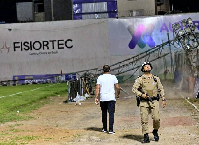 Invasão, ameaças e torre de iluminação no Baianão