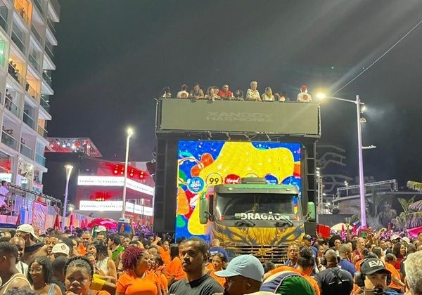Trio de Xanddy sofre pane e fica sem luz durante apresentação no pré-carnaval
