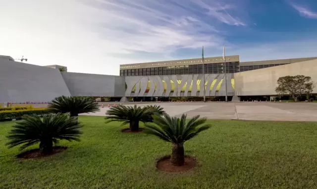 STJ afasta cautelarmente ministro acusado de importunação sexual