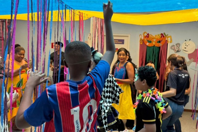 CER-TEA realiza baile carnavalesco para crianças com autismo