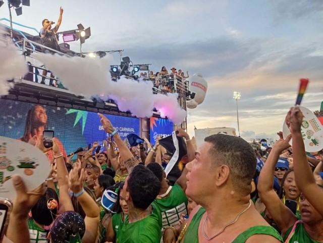 Segundo dia do Carnaval de Salvador termina sem registro de crime grave