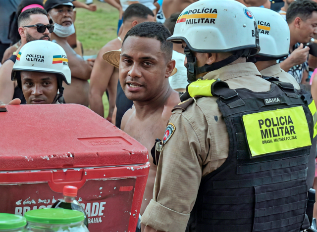 Ex Vitória detido em confusão e caso vira alerta