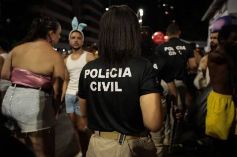 Folião é preso após agredir namorada no circuito do Carnaval