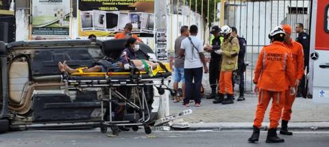 Capotamento é registrado nas primeiras horas da manhã no Centro de Feira de Santana