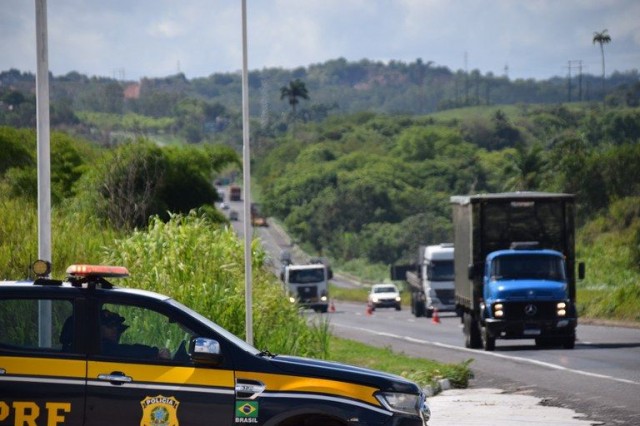 Operação Carnaval: PRF registra 65 acidentes, com 91 pessoas feridas e 8 mortes  na Bahia