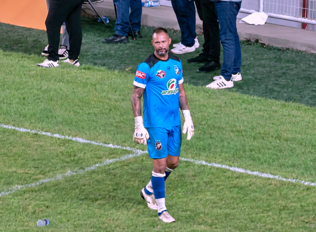 Bruno volta à Copa do Brasil e expõe o futebol menor