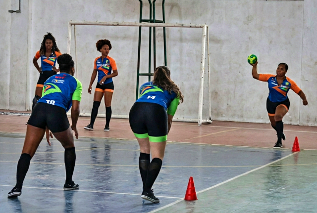 Esporte feminino e base ocupam interior e capital