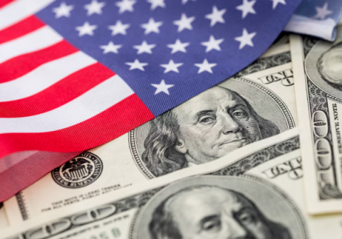 Dólar recua para R$ 5,16 e registra a menor cotação desde maio de 2024