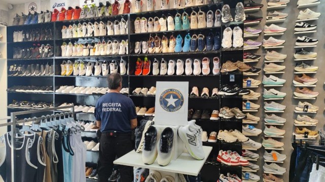 Receita Federal apreende R$ 50 mil em roupas e calçados em loja de Serrinha