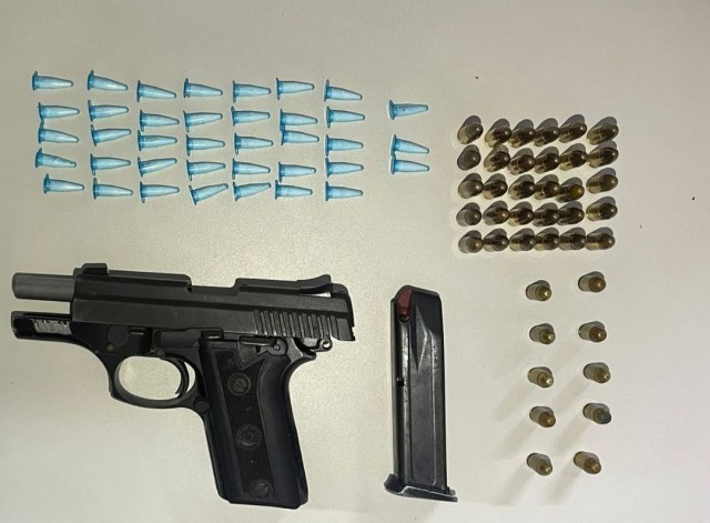 Arma e drogas no Conjunto Liberdade em Feira de Santana