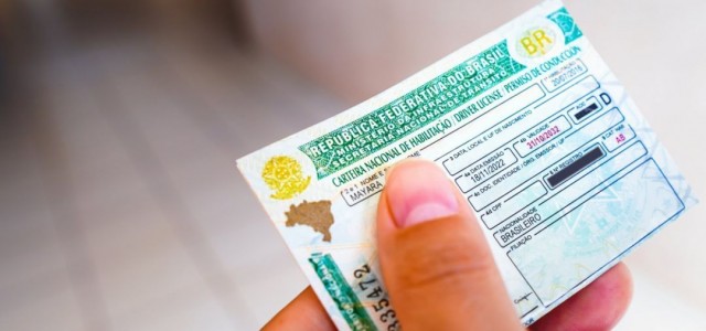 Motorista sem exame toxicológico no prazo leva multa automática de R$ 1,4 mil