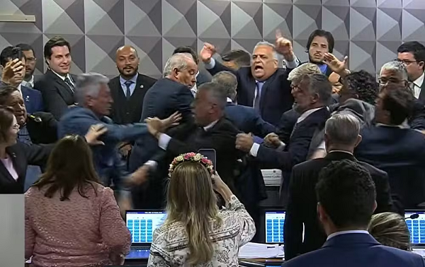 CPI do INSS: aprovação da quebra do sigilo bancário de Lulinha gera confusão entre deputados