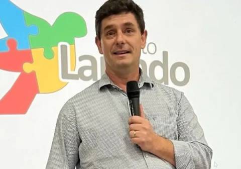 Ex-prefeito é preso, suspeito de desvio de dinheiro destinado ao combate a enchentes