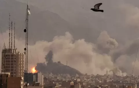 Nenhum brasileiro pediu ajuda para deixar o Irã, diz embaixador