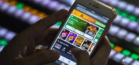 SUS passa a oferecer teleatendimento gratuito para vício em apostas online