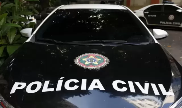 Último foragido por estupro coletivo de adolescente no Rio se entrega