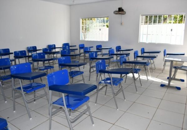 Prefeitura oferece R$100 para incentivar alunos a voltar e frequentar escolas