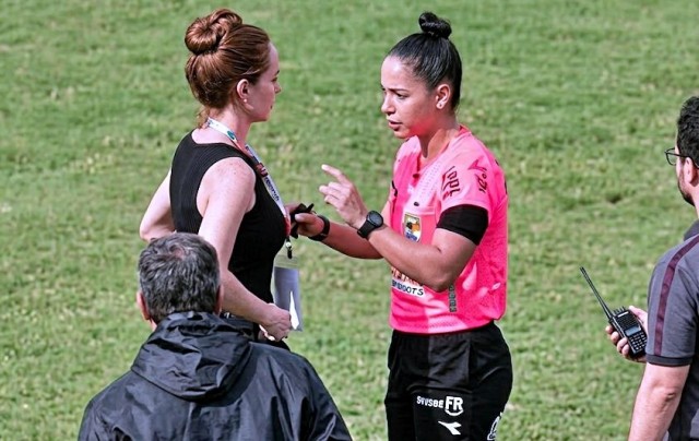 Médica do Nacional sofre assédio de torcedores e jogo é paralisado no interior paulista