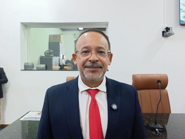 Especialistas e autoridades discutem desafios da educação para migrantes em Feira