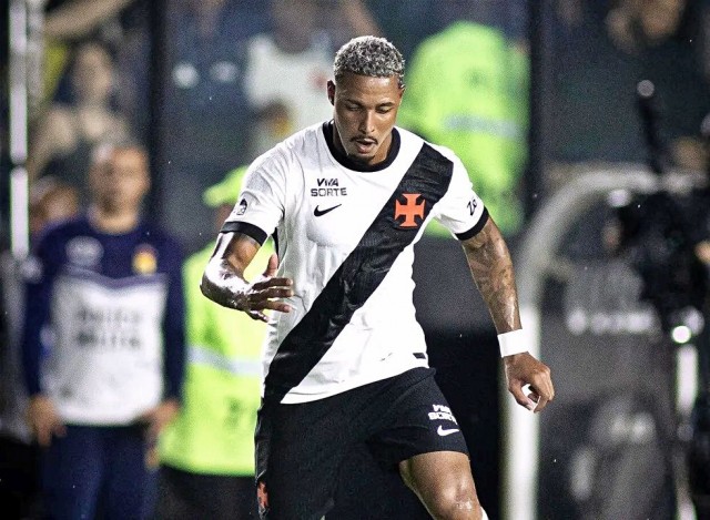 Ex-Vitória, David diz que clima no Vasco mudou após chegada de Renato Gaúcho