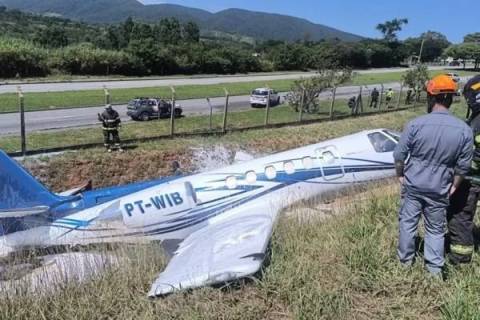 Avião de pequeno porte sofre incidente durante pouso