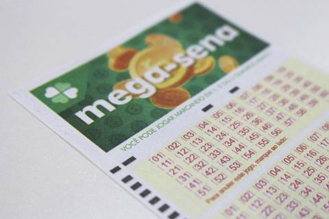 Mega-Sena: nenhuma aposta acerta seis dezenas e prêmio vai para R$ 115 milhões